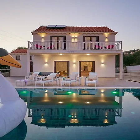 Vila Hedera Estate, Hedera Xiv
